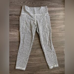 Athleta Salutation Stash Leggings with Pockets Size M
